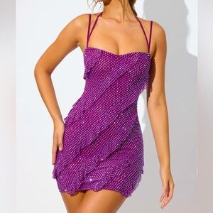 High quality dazzling dress.Daughter wore to Sweet16.So pretty wish I fit in it